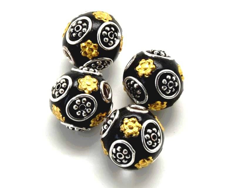 Resin/Metal. Round. 16mm. Black-gold. Inn.3mm.approx.