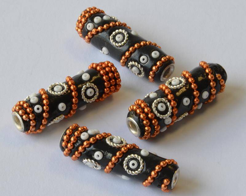 Resin/Metal. Tube. 32x10mm. Black. Inn.3mm.