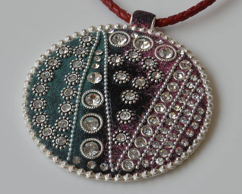Resin/Metal/Rhinestone. Pendant.Coin.78mm.Silver-crystal.Inn.3.5mm