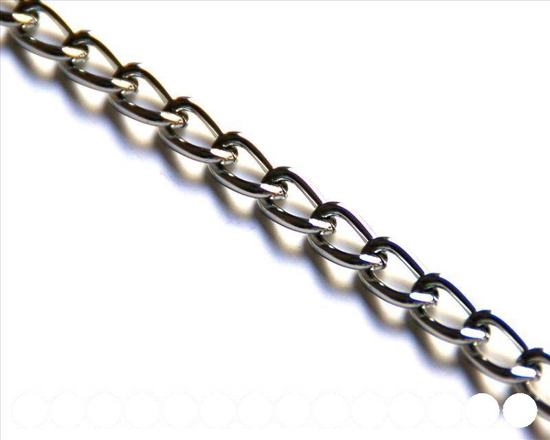 Aluminium chain. Silver color. 11x7x2mm.