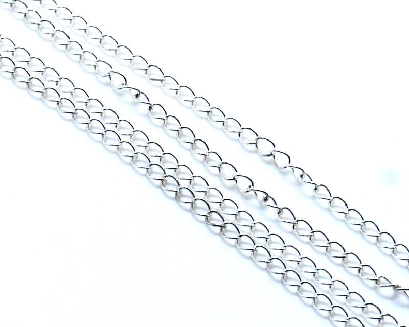 Chain. 4x2.2mm. Silver color.