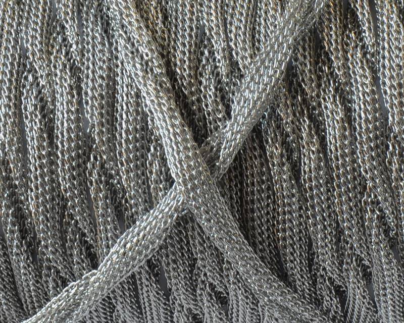 Stainless Steel 316. Chain 0.3x3.5mm. Silver color.