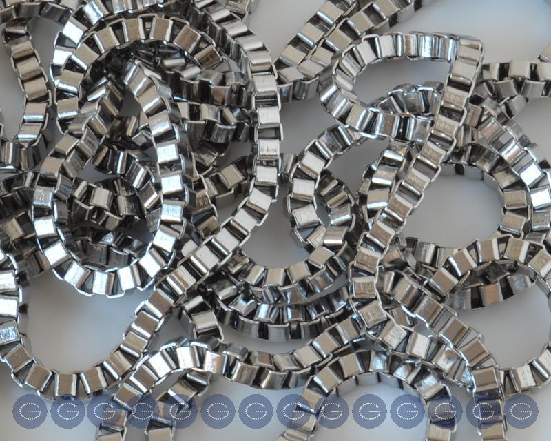 Stainless steel 304. Chain. Square. 3x3x2.4mm. Silver color.