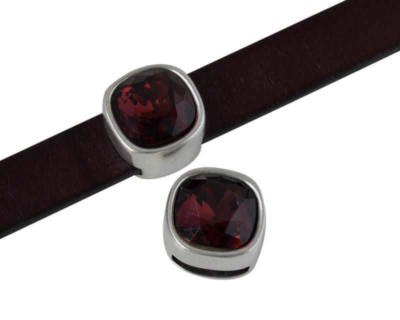 SWAROVSKI and Zamak slider. 13x13mm Square. Silver-Burgundy. Inn.3mm