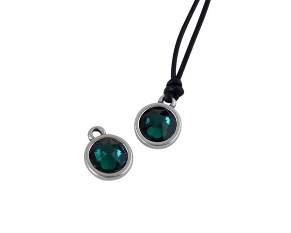 Swarovski and metal pendant coin 9x5x9.5mm. Silver-Emerald. Inn1.8mm