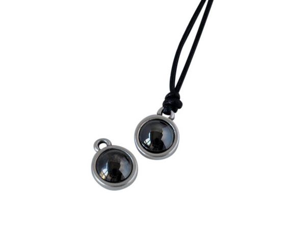 Swarovski and metal pendant coin 9x5x9.5mm. Silver-Jet Hematite Pearl. Inn1.8mm